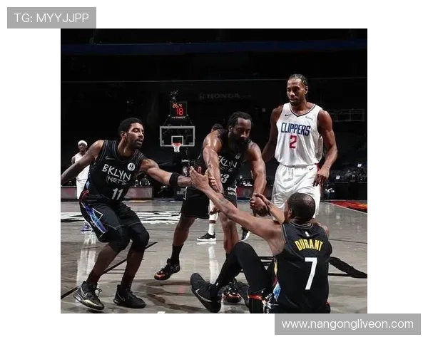 篮网关键胜利锁定季后赛席位 詹姆斯表现抢眼引热议