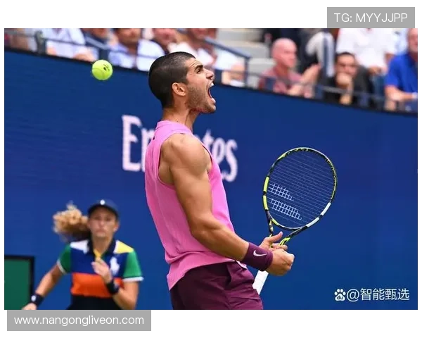 网球赛场最新动态：顶尖选手激战四大满贯赛事精彩回顾