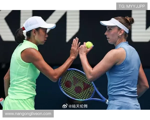 网球赛季最新动态：顶尖球员争夺大满贯冠军风云再起